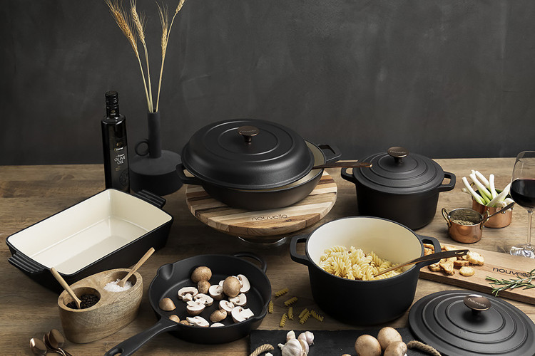 Nouvelle Cast Iron 8 Piece Cookware Set - Matte Black -