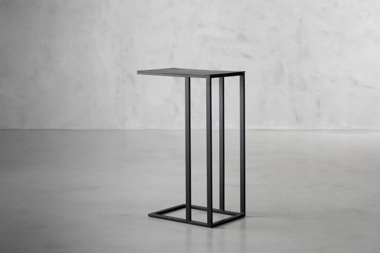 Gianni Arm Table